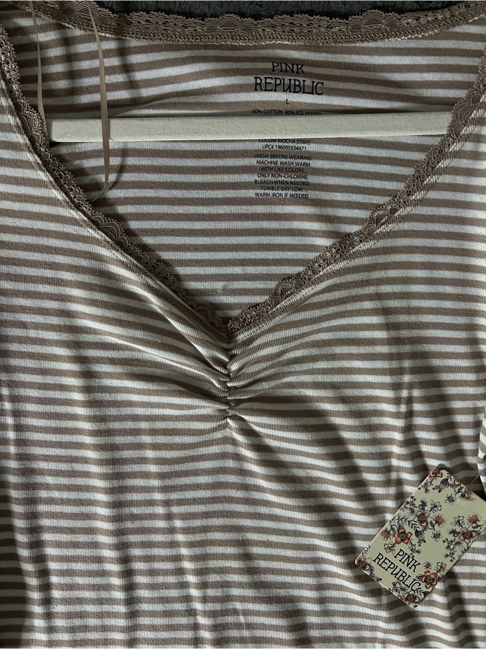 Pink Republic Taupe & White Striped V-Neck Long Sleeve Top - Picture 3 of 8